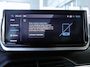 Peugeot e-2008 EV Allure 54 kWh | tot 406km WLTP range | SOH 96% | Parkeersensoren voor + achter | Draadloos Apple Carplay/Android Auto | Cruise Control | Privacy Glass