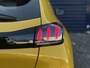 Peugeot 208 1.2 PureTech 100pk Allure | Automaat | Parkeercamera/-sensoren | Navigatie | Cruise Control | Climate Control | Full LED | Apple Carplay/Android Auto | DAB | Lichtmetalen velgen |