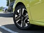 Peugeot 208 1.2 Hybrid 110 e-DCS6 Allure | Climate Control | Navigatie | Full LED | DAB | Parkeercamera/-sensoren | Apple Carplay/Android Auto | Dode hoekdetectie | Lichtmetalen velgen |