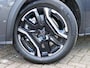 Peugeot 5008 1.6 Plug-in Hybrid 195 Allure 7p | NIEUW | Uit voorraad leverbaar! | 83km EV Actieradius WLTP | AUTOMAAT | 7-Zits | Parkeercamera Voor & Achter | Stuurverwarming | Dodehoek Detectie |