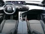 Peugeot 5008 1.6 Plug-in Hybrid 195 Allure 7p | NIEUW | Uit voorraad leverbaar! | 83km EV Actieradius WLTP | AUTOMAAT | 7-Zits | Parkeercamera Voor & Achter | Stuurverwarming | Dodehoek Detectie |