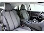Peugeot 3008 1.2T Allure | 130PK | Elektrische Achterklep | Afneembare trekhaak | Keyless Entry & Start | 19'' Lichtmetalen velgen | Navigatie | DAB + | Camera Achter | 1e eigenaar!
