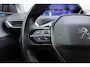 Peugeot 3008 1.2T Allure | 130PK | Elektrische Achterklep | Afneembare trekhaak | Keyless Entry & Start | 19'' Lichtmetalen velgen | Navigatie | DAB + | Camera Achter | 1e eigenaar!