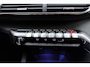 Peugeot 3008 1.2T Allure | 130PK | Elektrische Achterklep | Afneembare trekhaak | Keyless Entry & Start | 19'' Lichtmetalen velgen | Navigatie | DAB + | Camera Achter | 1e eigenaar!