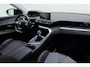 Peugeot 3008 1.2T Allure | 130PK | Elektrische Achterklep | Afneembare trekhaak | Keyless Entry & Start | 19'' Lichtmetalen velgen | Navigatie | DAB + | Camera Achter | 1e eigenaar!