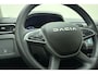 Dacia Duster 1.3 TCe 150 Journey Automaat | Navigatie | Camera | Keyless | Dakrails | Weinig kilometers | Hoge instap | Lichtmetalen velgen