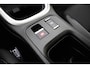 Jeep Avenger Altitude 54 kWh | Adaptive Cruise control | Climate control | Camera | 18" Lichtmetalen velgen | Getint glas | Keyless | Bluetooth | Draadloze telefoonlader