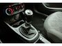 Opel Corsa 1.4 Favourite | Navigatie | Parkeersensoren | Lichtmetalen velgen | 5 Deuren | Cruise control | DAB Radio | Mistlampen voor