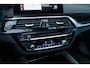 BMW 5-Serie Touring 540i xDrive M-Sport ACC Pano Harman Kardon Head Up 360 Stoelvent. Trekhaak Softclose Keyless Memory Shadow Line