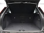 Volvo XC40 2.0 B4 Plus Dark / Trekhaak / Stoel+stuur+voorruitverwarming / Privacy glass / Harman Kardon