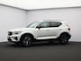 Volvo XC40 2.0 B4 Plus Dark / Trekhaak / Stoel+stuur+voorruitverwarming / Privacy glass / Harman Kardon