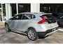 Volvo V40 Cross Country 2.5 T5 AWD Momentum Aut. |Camera|Carplay|Leder|