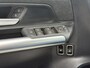 Mercedes-Benz B-klasse 250 e AMG Line | Facelift | Trekhaak wegklapbaar | Burmester | Sfeerverlichting | Camera | Navigatie | Apple CarPlay | Adaptieve cruise | Lane assist | Stoelverwarming | 18 inch AMG velgen | Full-LED | DAB | Keyless | Dodehoekdetectie | Elektrische achterklep | Volledig dealeronderhouden