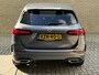 Mercedes-Benz B-klasse 250 e AMG Line | Facelift | Trekhaak wegklapbaar | Burmester | Sfeerverlichting | Camera | Navigatie | Apple CarPlay | Adaptieve cruise | Lane assist | Stoelverwarming | 18 inch AMG velgen | Full-LED | DAB | Keyless | Dodehoekdetectie | Elektrische achterklep | Volledig dealeronderhouden