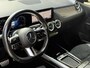 Mercedes-Benz B-klasse 250 e AMG Line | Facelift | Trekhaak wegklapbaar | Burmester | Sfeerverlichting | Camera | Navigatie | Apple CarPlay | Adaptieve cruise | Lane assist | Stoelverwarming | 18 inch AMG velgen | Full-LED | DAB | Keyless | Dodehoekdetectie | Elektrische achterklep | Volledig dealeronderhouden
