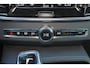 Volvo V90 T8 AWD Inscription - IntelliSafe Assist & Surround - 360º Camera - Adaptieve LED koplampen - Verwarmde voorstoelen, stuur & achterbank - Parkeersensoren voor & achter - Elektr. bedienb. bestuurdersstoel met geheugen - Extra getint glas - Inklapbare trekhaak - 19' LMV