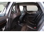 Volvo V90 T8 AWD Inscription - IntelliSafe Assist & Surround - 360º Camera - Adaptieve LED koplampen - Verwarmde voorstoelen, stuur & achterbank - Parkeersensoren voor & achter - Elektr. bedienb. bestuurdersstoel met geheugen - Extra getint glas - Inklapbare trekhaak - 19' LMV