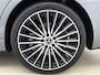 Mercedes-Benz C-klasse 300 e 140 Years Edition | Nightpakket | Parkeerpakket met 360°-camera | Panoramaschuifdak | DISTRONIC | Middenconsole metaalstructuur | GUARD 360° Plus | 19" multispaaks lichtmetalen AMG-velgen |