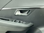 Peugeot 208 1.2 Hybrid 100PK e-DCS Aut. Allure Navigatie Apple Carplay/Android Auto Airco Camera Parkeer sensoren Cruise Control Led Lichtmetalen Velgen