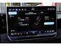 Volkswagen Tiguan 1.5 eHybrid R-Line Edition Beschikbaar vanaf 03/04/2027 | 272PK / 200kW DSG, Verwarmbare voorstoelen, verwarmbaar multifunctioneel lederen stuurwiel, wegklapbare trekhaak, Interieur Style Pakket (lederen 'Varenna' bekleding, elektrisch verstelbare ErgoActive voorstoelen met geheugen- en massagefunctie, verwarm- en ventileerbare voorstoelen), Harman Kardon geluidssysteem met subwoofer, panoramadak, dodehoekdetectie (Side Assist), Black Style Pakket, 20" 'York' LMV, draadloos Apple Carplay & Android Auto, achteruitrijcamera (Rear View), parkeersensoren voor en achter (PDC), LED Matrix (IQ.Lights), parkeerassistent (Park Assist Pro), 'Discover' navigatie, DAB+, 3-zone climatronic, elektrisch verstel-, verwarm- en inklapbare buitenspiegels, adaptieve onderstelregeling (DCC Pro) etc.