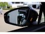 Volkswagen Tiguan 1.5 eHybrid R-Line Edition Beschikbaar vanaf 03/04/2027 | 272PK / 200kW DSG, Verwarmbare voorstoelen, verwarmbaar multifunctioneel lederen stuurwiel, wegklapbare trekhaak, Interieur Style Pakket (lederen 'Varenna' bekleding, elektrisch verstelbare ErgoActive voorstoelen met geheugen- en massagefunctie, verwarm- en ventileerbare voorstoelen), Harman Kardon geluidssysteem met subwoofer, panoramadak, dodehoekdetectie (Side Assist), Black Style Pakket, 20" 'York' LMV, draadloos Apple Carplay & Android Auto, achteruitrijcamera (Rear View), parkeersensoren voor en achter (PDC), LED Matrix (IQ.Lights), parkeerassistent (Park Assist Pro), 'Discover' navigatie, DAB+, 3-zone climatronic, elektrisch verstel-, verwarm- en inklapbare buitenspiegels, adaptieve onderstelregeling (DCC Pro) etc.
