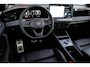 Volkswagen Tiguan 1.5 eHybrid R-Line Edition Beschikbaar vanaf 03/04/2027 | 272PK / 200kW DSG, Verwarmbare voorstoelen, verwarmbaar multifunctioneel lederen stuurwiel, wegklapbare trekhaak, Interieur Style Pakket (lederen 'Varenna' bekleding, elektrisch verstelbare ErgoActive voorstoelen met geheugen- en massagefunctie, verwarm- en ventileerbare voorstoelen), Harman Kardon geluidssysteem met subwoofer, panoramadak, dodehoekdetectie (Side Assist), Black Style Pakket, 20" 'York' LMV, draadloos Apple Carplay & Android Auto, achteruitrijcamera (Rear View), parkeersensoren voor en achter (PDC), LED Matrix (IQ.Lights), parkeerassistent (Park Assist Pro), 'Discover' navigatie, DAB+, 3-zone climatronic, elektrisch verstel-, verwarm- en inklapbare buitenspiegels, adaptieve onderstelregeling (DCC Pro) etc.