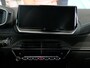 Peugeot e-2008 EV GT Pack 50 kWh - SOH 91,3% - Dealer onderhouden! - Elektrisch panoramadak - Stoelverwarming - Navi