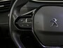 Peugeot e-2008 EV GT Pack 50 kWh - SOH 91,3% - Dealer onderhouden! - Elektrisch panoramadak - Stoelverwarming - Navi