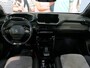 Peugeot e-2008 EV GT Pack 50 kWh - SOH 91,3% - Dealer onderhouden! - Elektrisch panoramadak - Stoelverwarming - Navi