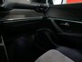 Peugeot e-2008 EV GT Pack 50 kWh - SOH 91,3% - Dealer onderhouden! - Elektrisch panoramadak - Stoelverwarming - Navi