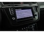 Volkswagen Tiguan 1.4 TSI 125pk Connected Series Trekhaak Camera Navigatie