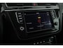 Volkswagen Tiguan 1.4 TSI 125pk Connected Series Trekhaak Camera Navigatie