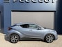 Toyota C-HR / C-HR+ 1.8 Hybrid Dynamic Limited | Afneembare trekhaak | All Season banden | Stoel & Stuurverwarming | Dodehoek detectie | Adaptieve Cruise Control | LED | Navigatie | Apple Carplay.