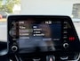 Toyota C-HR / C-HR+ 1.8 Hybrid Dynamic Limited | Afneembare trekhaak | All Season banden | Stoel & Stuurverwarming | Dodehoek detectie | Adaptieve Cruise Control | LED | Navigatie | Apple Carplay.