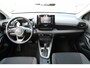 Toyota Yaris 1.5 Hybrid Dynamic Automaat | Apple Carplay / Android auto | 16” lichtmetalen velgen ‘machined’ | 7” digital dashboard ‘binocular’ | Smart Entry met startknop | Elektrische ramen achter | Portierinl