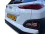 Hyundai Kona Electric EV Fashion 64 kWh 204PK | Warmtepomp | Navigatie | Apple Carplay & Android Auto | Adaptive cruise control | Open dak | Head-up display | Achteruitrijcamera |