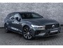Volvo V60 2.0 T8 Plug-in Hybrid AWD Plus Dark | PHEV Long Range | Trekhaak | Sportstoelen | Panoramadak | Harman Kardon Audio | Head-up Display | 360 Graden Camera | Stoelverwarming voor en achter | Keyless Entry | Elektrische Achterklep | Elektrisch Verstelbare Voorstoelen | Cruise Control Adaptief | BLIS | Google Navigatie | Apple Carplay | Android Auto
