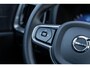 Volvo V60 2.0 T8 Plug-in Hybrid AWD Plus Dark | PHEV Long Range | Trekhaak | Sportstoelen | Panoramadak | Harman Kardon Audio | Head-up Display | 360 Graden Camera | Stoelverwarming voor en achter | Keyless Entry | Elektrische Achterklep | Elektrisch Verstelbare Voorstoelen | Cruise Control Adaptief | BLIS | Google Navigatie | Apple Carplay | Android Auto