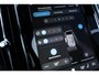 Volvo V60 2.0 T8 Plug-in Hybrid AWD Plus Dark | PHEV Long Range | Trekhaak | Sportstoelen | Panoramadak | Harman Kardon Audio | Head-up Display | 360 Graden Camera | Stoelverwarming voor en achter | Keyless Entry | Elektrische Achterklep | Elektrisch Verstelbare Voorstoelen | Cruise Control Adaptief | BLIS | Google Navigatie | Apple Carplay | Android Auto