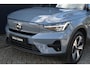 Volvo XC40 Recharge Plus 70 kWh l Adaptieve cruise control l Elektrische achterklep l BLIS l Keyless entry & start l Verwarbare voorstoelen & stuur l Warmtepomp l Google navigatie l 4-voudig elektrische lendensteun l 19 Inch Lichtmetalen velgen l
