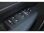 Volvo XC40 Recharge Plus 70 kWh l Adaptieve cruise control l Elektrische achterklep l BLIS l Keyless entry & start l Verwarbare voorstoelen & stuur l Warmtepomp l Google navigatie l 4-voudig elektrische lendensteun l 19 Inch Lichtmetalen velgen l