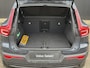Volvo XC40 2.0 B4 Plus Dark / Stuur- Stoelverwarming / Trekhaak / Harman Kardon / All-Season banden / Apple Carplay / Android Auto / Adaptieve Cruise Control / Blis /