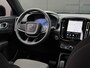 Volvo XC40 2.0 B4 Plus Dark / Stuur- Stoelverwarming / Trekhaak / Harman Kardon / All-Season banden / Apple Carplay / Android Auto / Adaptieve Cruise Control / Blis /