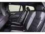 Volvo V60 T6 Recharge AWD Plus Dark - Panorama/schuifdak - IntelliSafe Assist & Surround - 360º Camera - Harman/Kardon audio - Verwarmde voorstoelen, stuur & achterbank - Parkeersensoren voor & achter - Elektr. bedienb. voorstoelen met geheugen - Head up display - Extra getint glas - 19' LMV