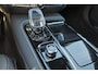 Volvo V60 T6 Recharge AWD Plus Dark - Panorama/schuifdak - IntelliSafe Assist & Surround - 360º Camera - Harman/Kardon audio - Verwarmde voorstoelen, stuur & achterbank - Parkeersensoren voor & achter - Elektr. bedienb. voorstoelen met geheugen - Head up display - Extra getint glas - 19' LMV