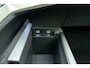 Peugeot E-3008 GT Long Range 97 kWh 230 Pk | OP VOORRAAD | UNIEK | WLTP 680 Actieradius | Trekhaak | Panoramisch Schuif/Kantel Dak | Alcantara Executive Interior