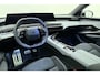 Peugeot E-3008 GT Long Range 97 kWh 230 Pk | OP VOORRAAD | UNIEK | WLTP 680 Actieradius | Trekhaak | Panoramisch Schuif/Kantel Dak | Alcantara Executive Interior