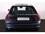 Volvo V90 T8 Recharge AWD Ultra Dark - Luchtvering - Panorama/schuifdak - IntelliSafe Assist & Surround - 360º Camera - Bowers & Wilkins audio - Adaptieve LED koplampen - Verwarmde voorstoelen, stuur & achterbank - Parkeersensoren voor & achter - Elektr. bedienb. voorstoelen met geheugen - Geventileerde voorstoelen - Head up display - Inklapbare trekhaak - 20' LMV