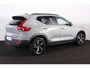 Volvo XC40 B4 Plus Dark - IntelliSafe Assist & Surround - Harman/Kardon audio - Parkeercamera achter - Verwarmde voorstoelen & stuur - Parkeersensoren voor & achter - Elektr. bedienb. voorstoelen met geheugen links - Draadloze tel. lader - Extra getint glas - Inklapbare trekhaak - 18' LMV