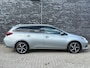Toyota Auris Touring Sports 1.2T Dynamic S+ Camera|Navi|PCS|Stoelverwarming|Cruise|Lane Assist|Trekhaak Mogelijk !!